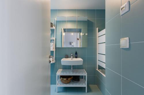 Oporto LightHouse Apartment by DA'HOME