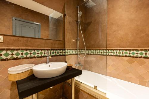 Ένα μπάνιο στο Malaya Majestic