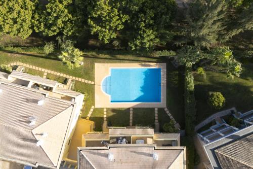 Mar e Golfe - Pool with golf view by HD