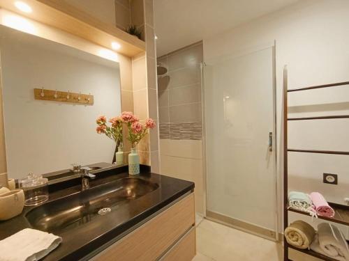 Ένα μπάνιο στο Chambre Saint Gilles les bains1