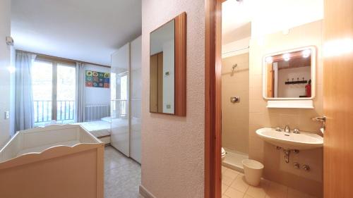 Ένα μπάνιο στο Hostdomus - Lumiere Apartment R15