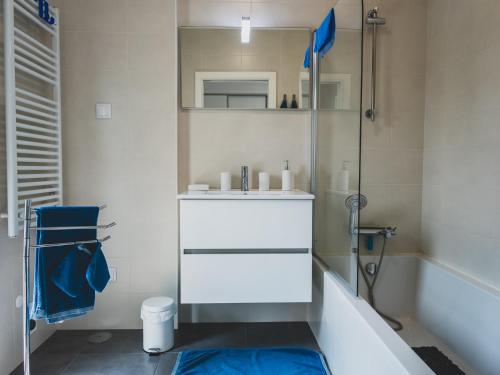 Ένα μπάνιο στο Villa das Hortas - modern villa at Silvercoast - Portugal