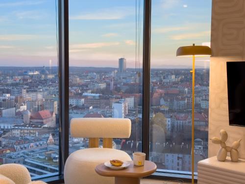 URBAN APARTMENTS Global Skyline - 22nd floor No 23 - Free Garage - LUXURY
