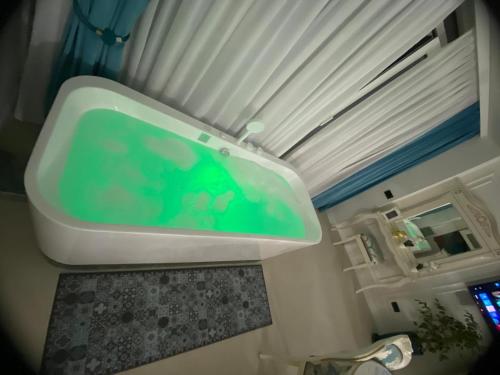 Koupelna v ubytování Luxury by White TitanicBreeze