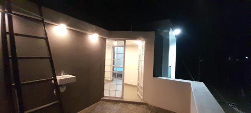 Ένα μπάνιο στο 1e villa