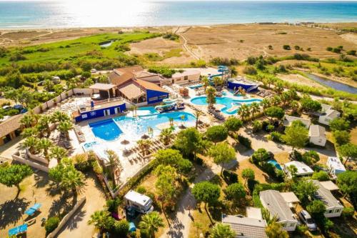 Bazén v ubytování Mobil-home Torreilles-plage - Camping 5 Etoiles Le Marisol nebo v jeho okolí