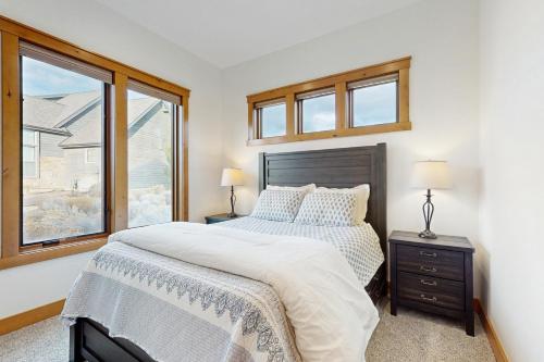 Postel nebo postele na pokoji v ubytování Juniper Sage Casita