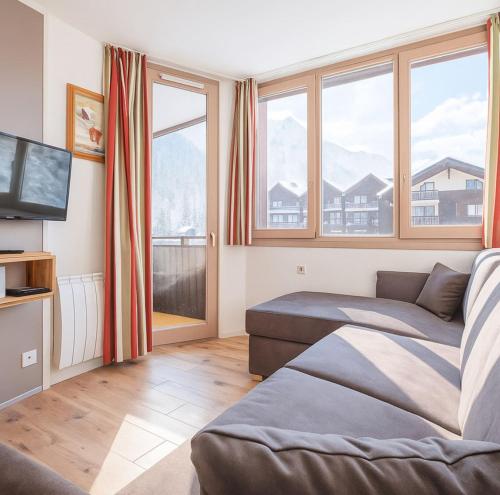 A lovely flat with parking and views of Mont Blanc
