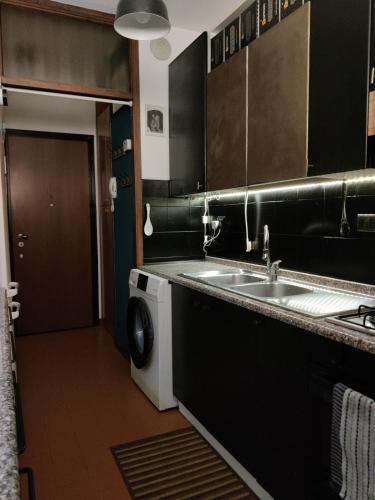 Nemi Relax Home - Appartamento tra l'aeroporto Linate, gli Ospedali Monzino e Maugeri, l'Unipol Dome e Fabrique