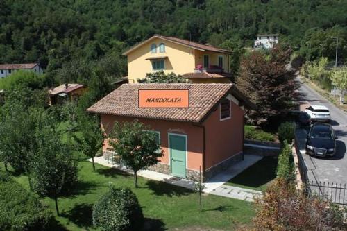 Budova, kde se prázdninový dům nachází