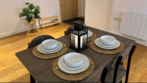 Kohvi ja tee valmistamise võimalus majutusasutuses Modern 2Bed Flat, Close to Gatwick&Central London