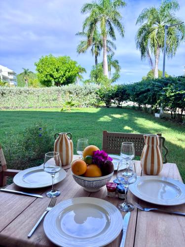 Blue Bay Elegant apt 1 min walk from beach perfect for families and couples
