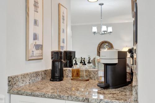 Φωτογραφία από το άλμπουμ του Happy Hour Tybee σε Tybee Island