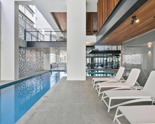 Bazén v ubytování Cityscape Luxury Stay 2BR with Spacious Balcony 903 nebo v jeho okolí