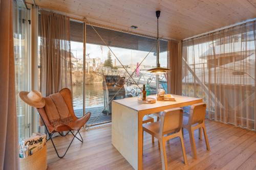 Φωτογραφία από το άλμπουμ του SLEEPBOAT Floating House σε Bicas