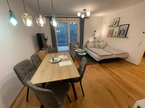 Ruhiges Wiener Townhouse mit Terrasse und Küche