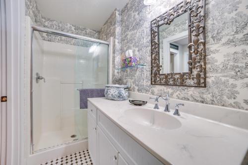 Ένα μπάνιο στο Day Trips to Boyne Mtn! Northwest Michigan Duplex