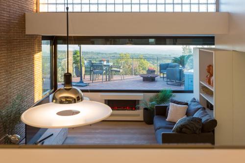 Χώρος καθιστικού στο Rahal Luxury - Romantic Getaway Infinity Pool & Private Heated Jacuzzi