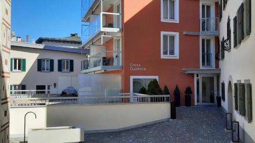 Το κτήριο όπου στεγάζεται  το διαμέρισμα