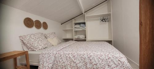 Postel nebo postele na pokoji v ubytování Cocon cosy en plein centre ville proche Paris à 2 pas de la gare