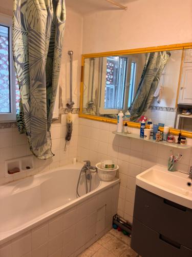 Chambre dans appartement chez Ali