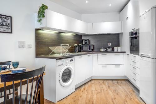 Luxury 2Bed Spacious Apartment- City Centre- Free Parking photo 21