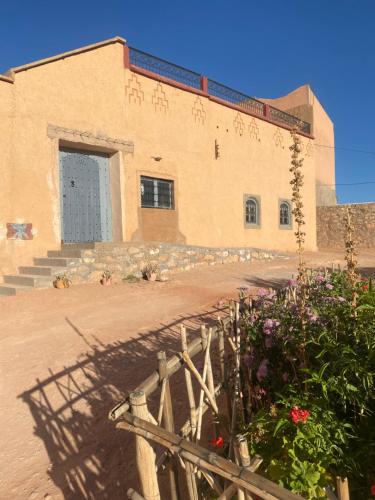 Budova, kde se chata nachází