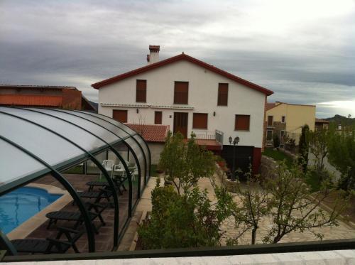 Το κτήριο όπου στεγάζεται  the country house
