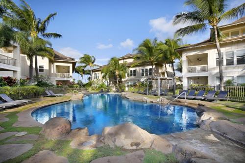 Πισίνα στο ή κοντά στο 3BR-3BA Villa, AC, 5 Minute Walk To Poipu Beach