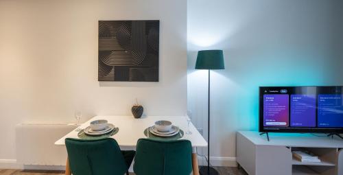Elegant & Stylish City Apartment photo 12