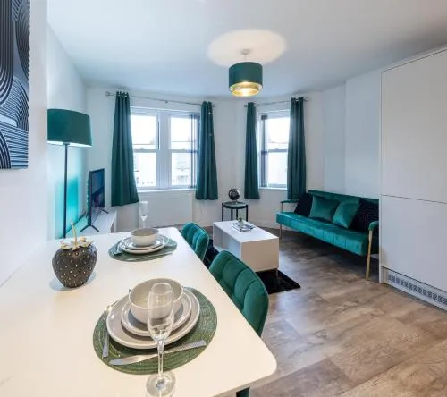 Elegant & Stylish City Apartment photo 1
