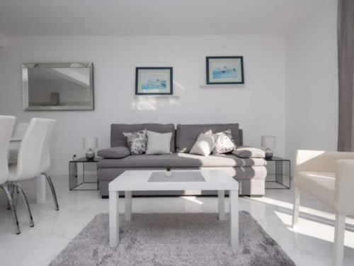 Four Bedroom Villa With Terrace and Swimming pool