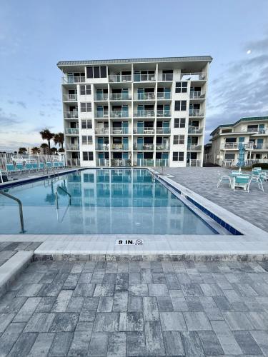 Gallery image of SeaBliss, oceanfront 1st floor cozy condo in Daytona Beach