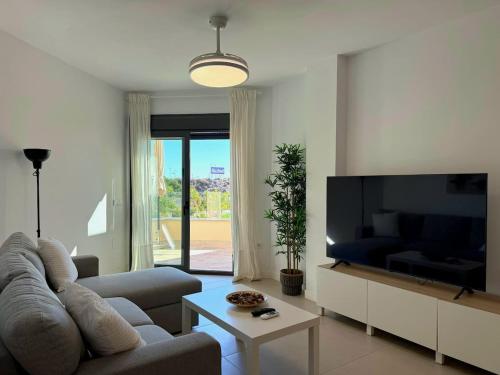 1º línea de playa con vistas, piscina & parking