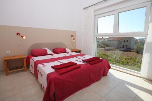 Apartments with parking space Fazana - 7252