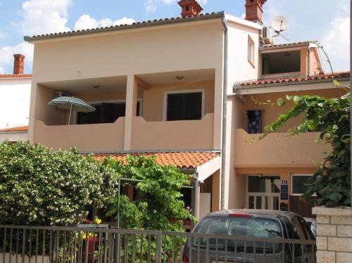 Apartments with parking space Valbandon, Fazana - 7355