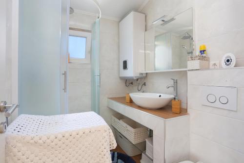 Apartments by the sea Grebastica - Sibenik - 10366