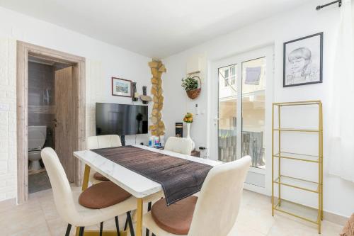Family friendly house with a swimming pool Okrug Gornji, Ciovo - 24460