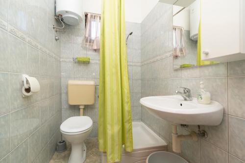 Apartments with parking space Kastel Stafilic, Kastela - 24918