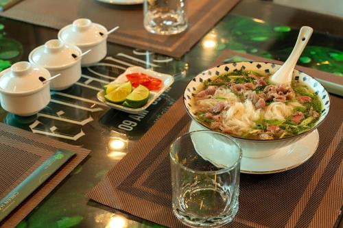 Φαγητό σε αυτό το διαμέρισμα ή κάπου εκεί κοντά