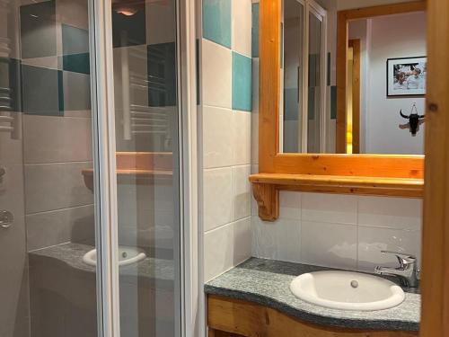 Appartement confortable 3 pièces, piscine et parking, proche pistes à Plagne Villages