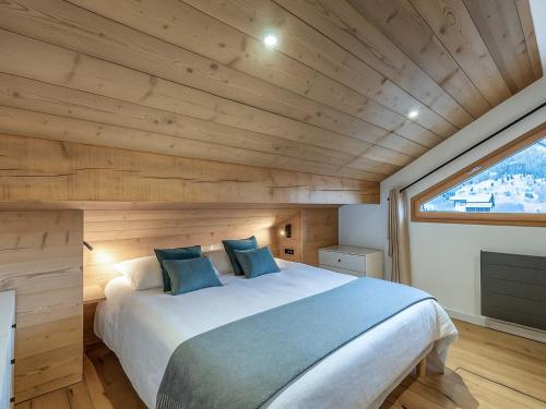 Appartement rénové 2 chambres près des pistes avec terrasse, WiFi et parking