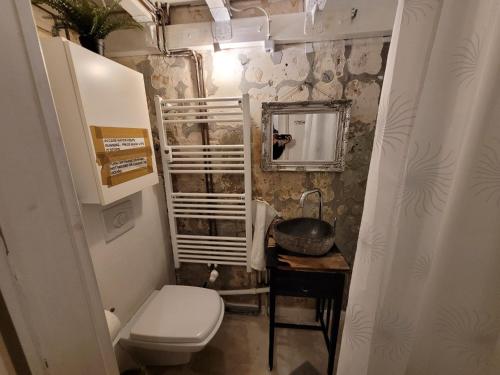 Phòng tắm tại Artistic Berlin Apartment