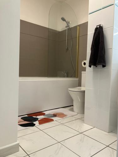 Ένα μπάνιο στο L'Échappée Bleue studio 5 min port et plage centre ville