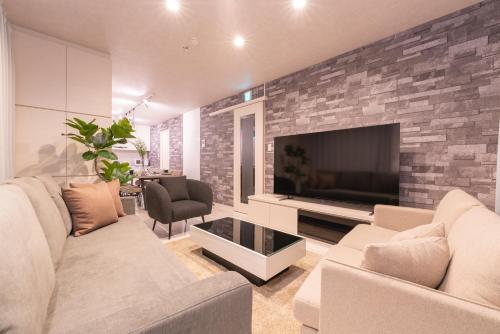 10 min walk Nagoya Sta 6 BR 18 ppl 2 free PK