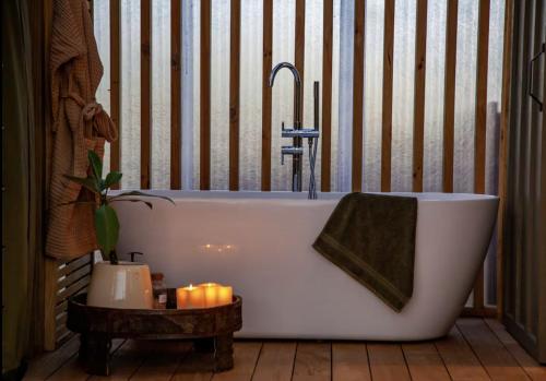 Ένα μπάνιο στο The Green Tent