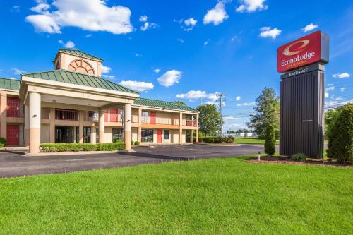 a building with a sign in front of it at Econo Lodge Inn & Suites Brooks - Louisville South in Brooks