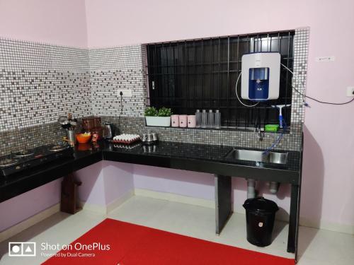 Η κουζίνα ή μικρή κουζίνα στο Mystique Copper Villa- Karwar near Goa