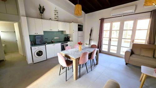 Lovely 1BR in Old Town - City Center & 4min to Beach