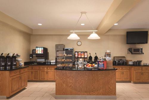 Kaffe- og tefaciliteter på Country Inn & Suites by Radisson, Mankato Hotel and Conference Center, MN